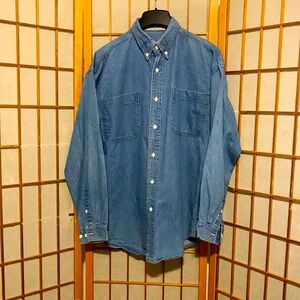 Bugle boy mans (or woman’s) shirt. Gently pre-owned. Medium.